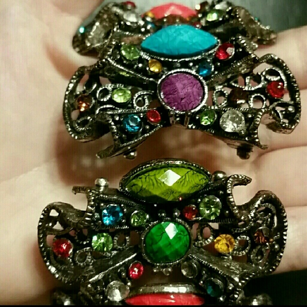 **SOLD**Beautiful Cuff Bracelet - Picture 4 of 4